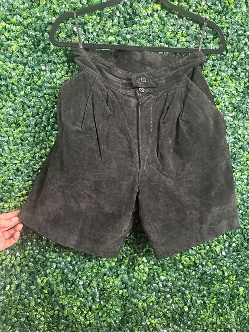 Vintage 1980 Black Pleated Shorts